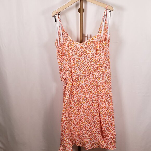 Vero Moda Emma Floral Wrap Dress SZ M NWT - Picture 8 of 10